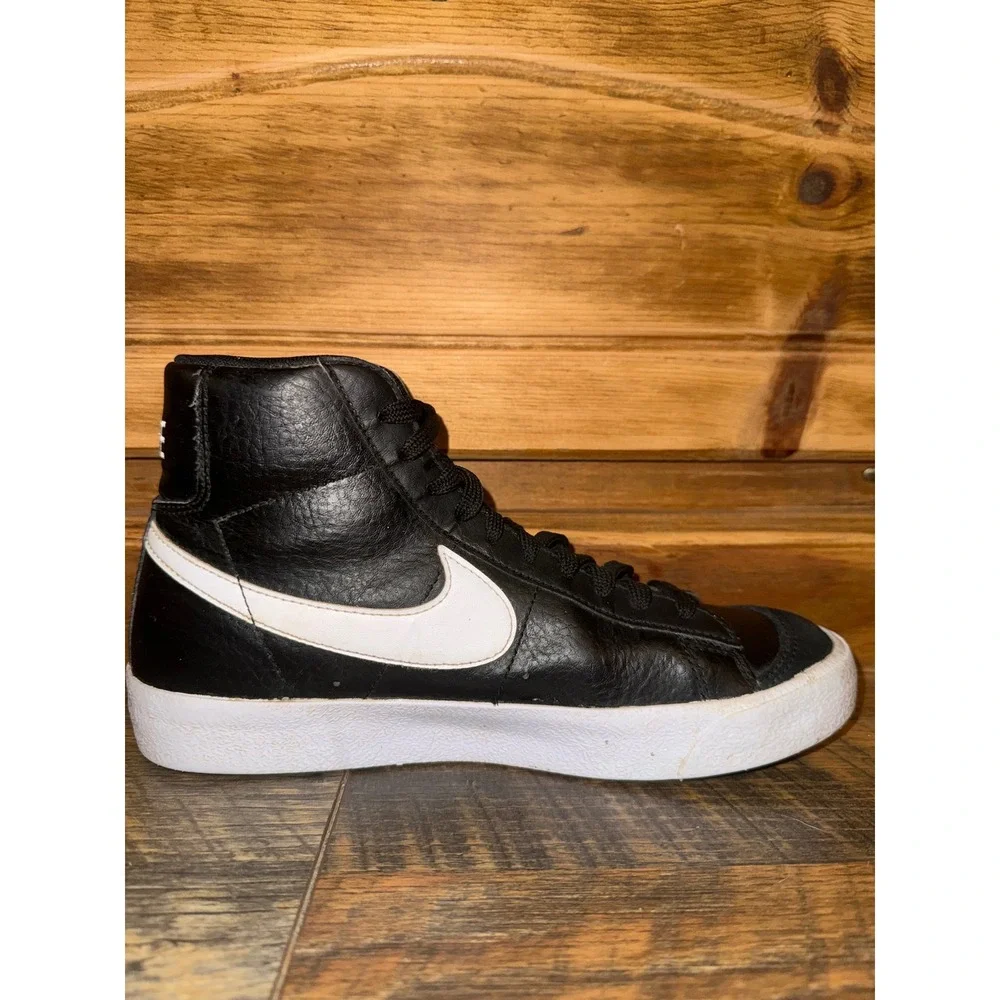 Nike Blazer Mid 77 GS Black White DA4086-002 Kids Size 5.5Y High Top Sneakers